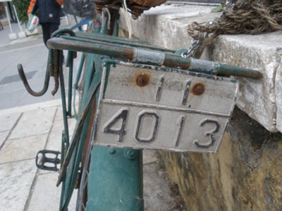 Δεν ισχύουν οι πινακίδες κυκλοφορίας για… ποδήλατα